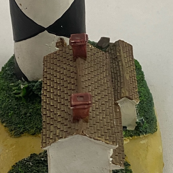 Tradewind Bay By the Shore Polystone Black and White Harlequin Lighthouse - Picture 3 of 9